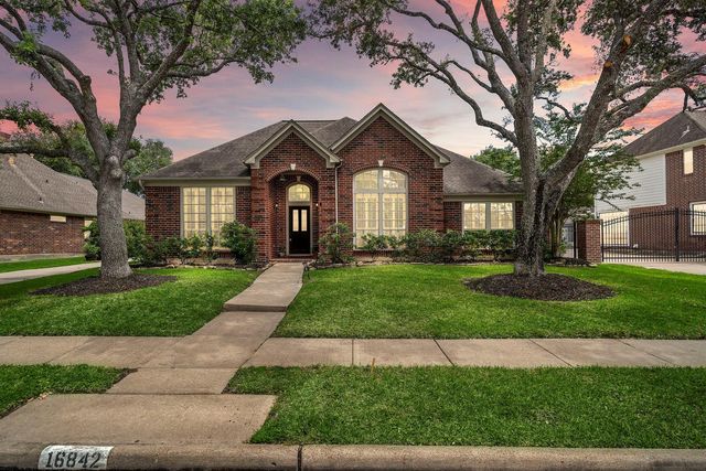 16842 Middle Forest Dr, Houston, TX 77059