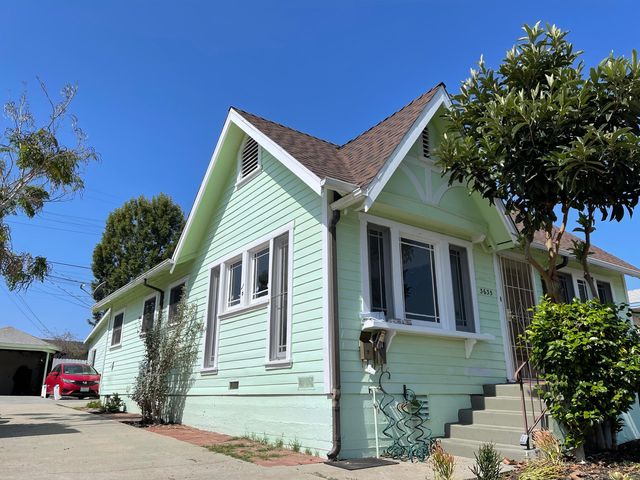 3635 Greenfield Ave, Los Angeles, CA 90034