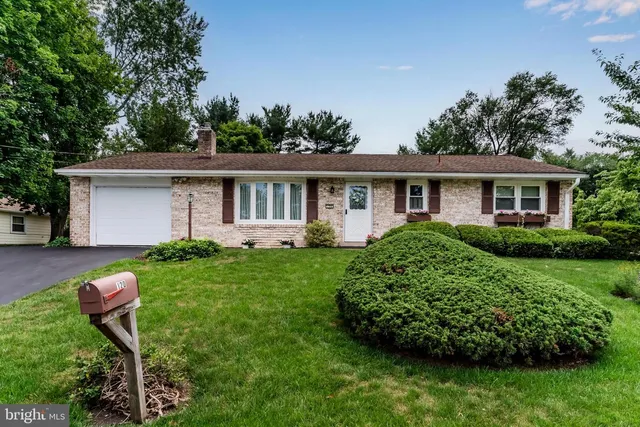 120 Darr Ave, Carlisle, PA 17013