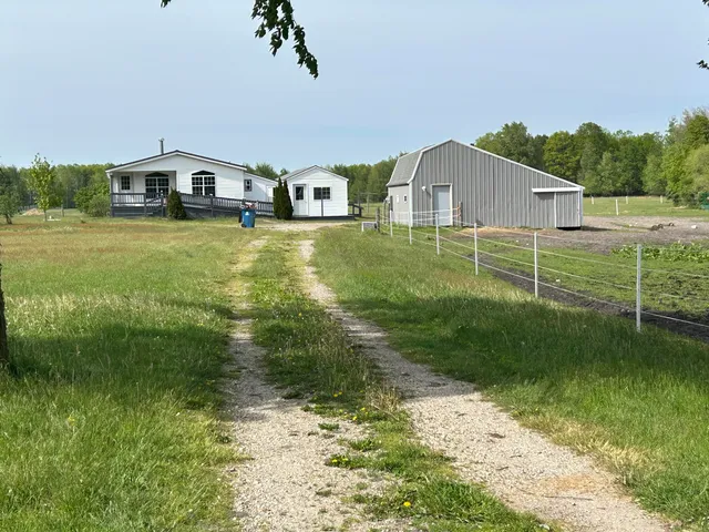 4249 W  80th St, Fremont, MI 49412