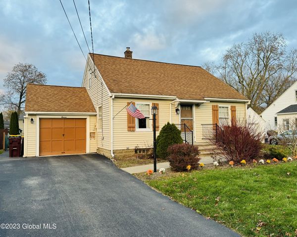 11 Witbeck Drive, Glenville, NY 12302