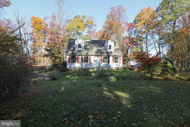 23 Holiday House Rd, Sellersville, PA 18960
