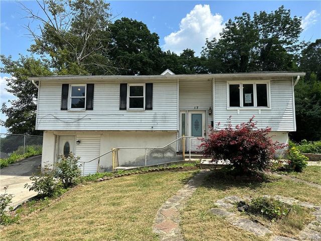 17 Spring View Ln, Willimantic, CT 06226
