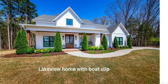 112 Choctaw Pl, Fairfield Bay, AR 72088