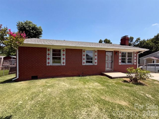 310 W  Indiana Ave, Bessemer City, NC 28016
