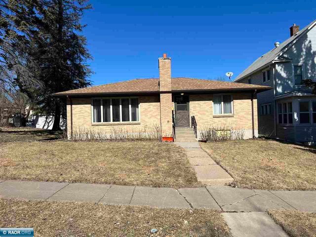 406 2nd St NW, Chisholm, MN 55719