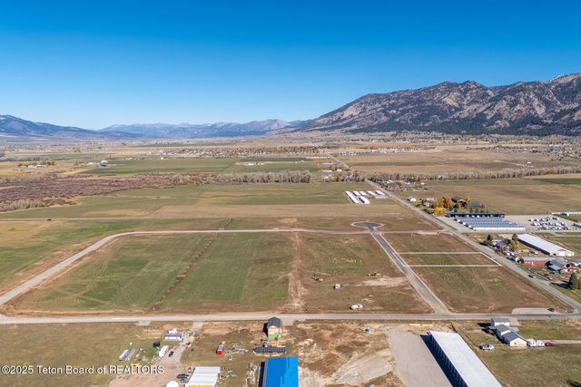 4 Haystack Ln, Thayne, WY 83127