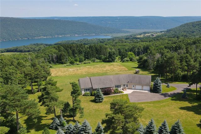 6600 Fribolin Rd, Naples, NY 14512