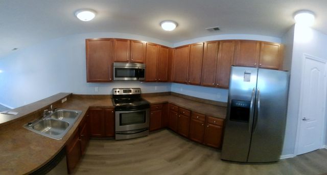 908 Southmoor Dr, Virginia Beach, VA 23455