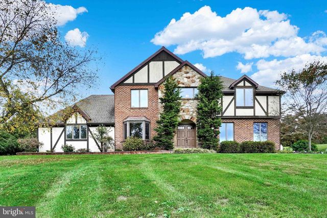 210 S  Franklin St, Dallastown, PA 17313