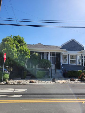 403 Talbart St #B, Martinez, CA 94553