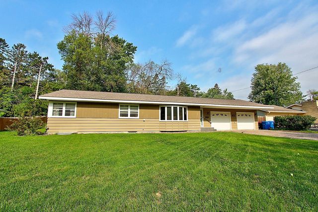 1828 Twin Bluff Rd, Red Wing, MN 55066