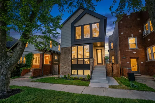 5747 N  Maplewood Ave, Chicago, IL 60659