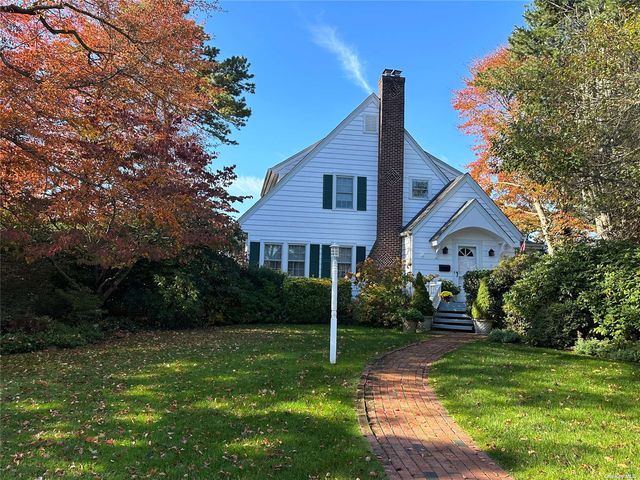275 Plymouth Avenue, Brightwaters, NY 11718