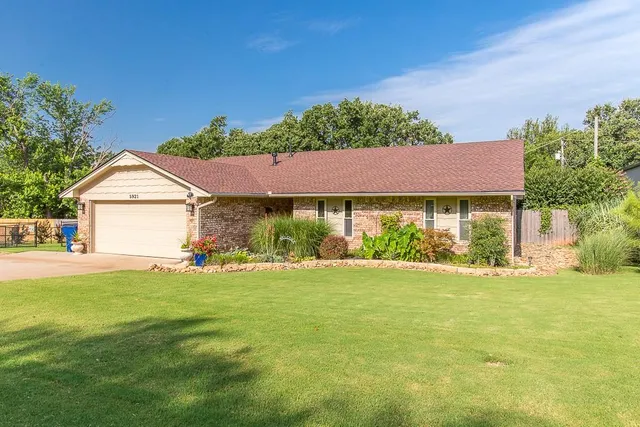 5921 SW Morgan Dr, Guthrie, OK 73044