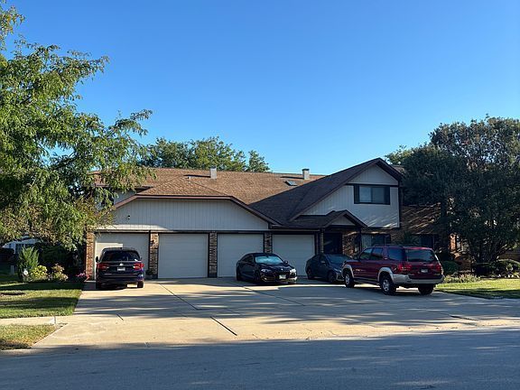 215 Walters Ln #1B, Itasca, IL 60143