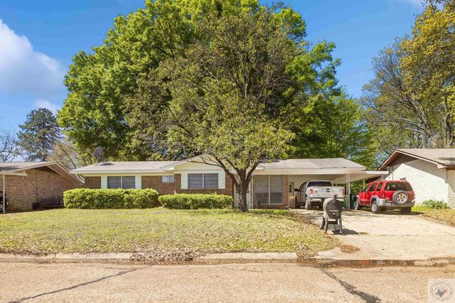 111 Royale Dr, Texarkana, TX 75503