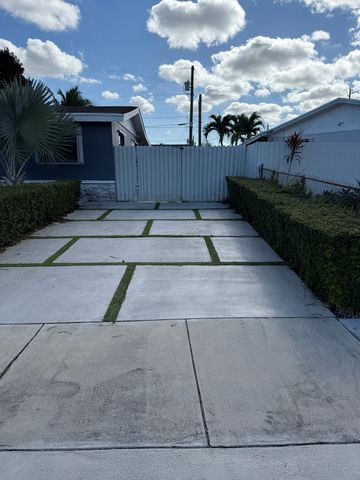 12620 SW 188th St, Miami, FL 33177