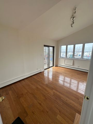 312 126th St #1, College Point, NY 11356