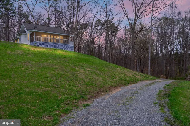 161 N  Anna Dr, Louisa, VA 23093