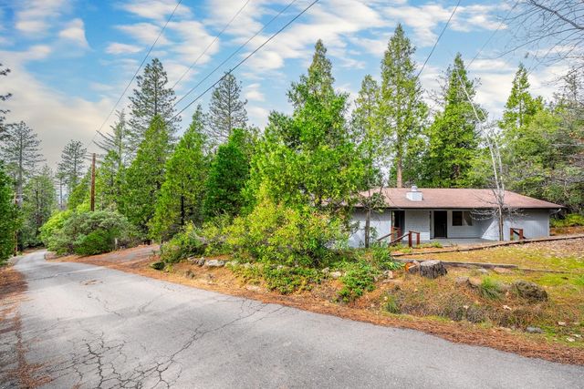 6320 Red Robin Rd, Placerville, CA 95667