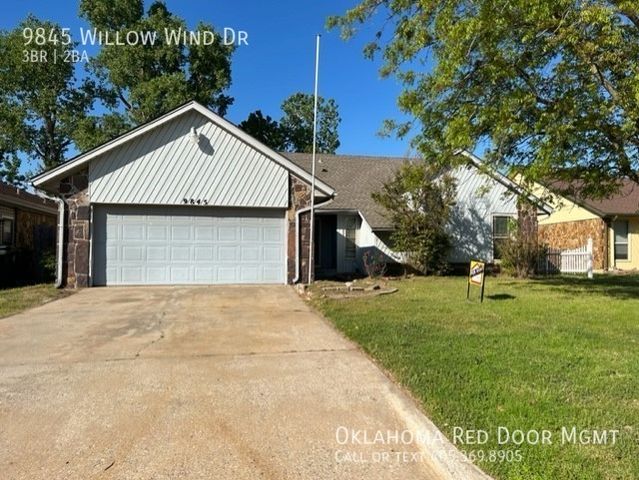 9845 Willow Wind Dr, Midwest City, OK 73130