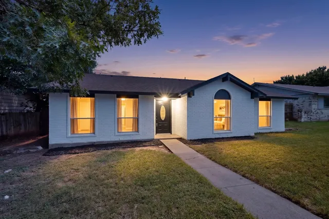 1516 Duet Dr, Dallas, TX 75241