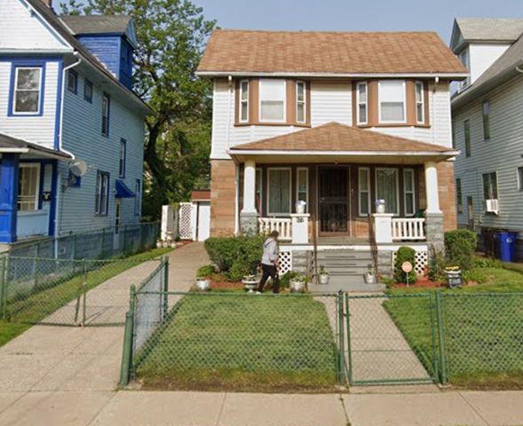 677 E  118th St, Cleveland, OH 44108