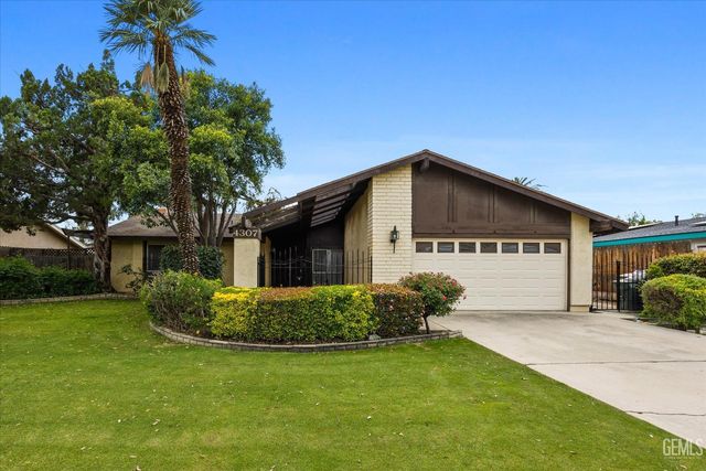 4307 Woodlake Dr, Bakersfield, CA 93309