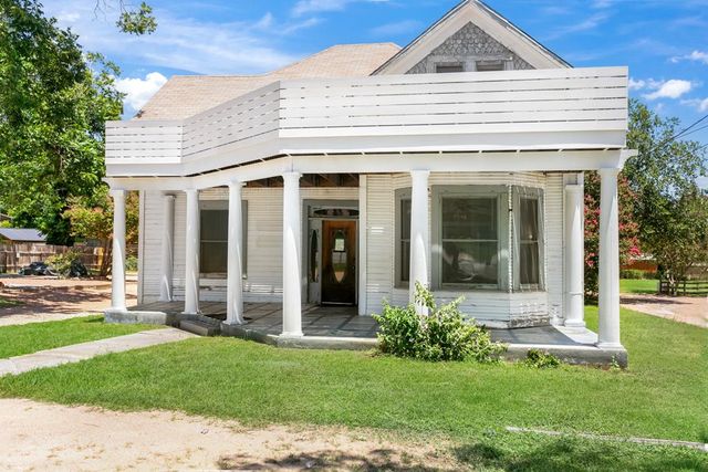 623 S  Washington St, Fredericksburg, TX 78624