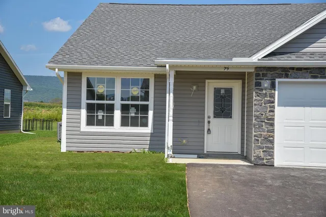 79 Pacific Ave, Milroy, PA 17063