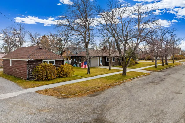 122 2nd St S, Stanford, MT 59479
