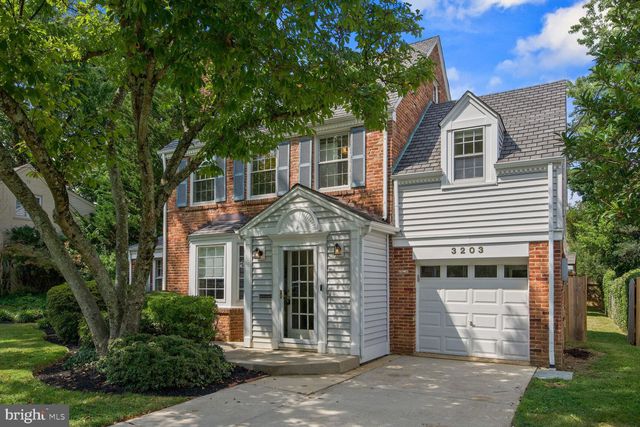 3203 Cummings Ln, Chevy Chase, MD 20815