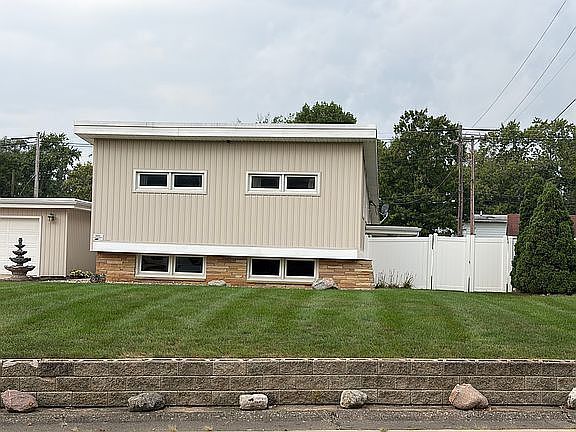 1109 S  Westlawn Ave, Champaign, IL 61821