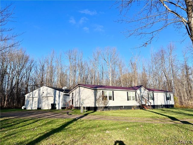 42 Biddlecum Rd, Pennellville, NY 13132