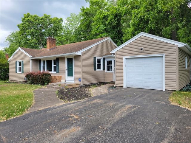 105 Forest Hills Rd, Rochester, NY 14625