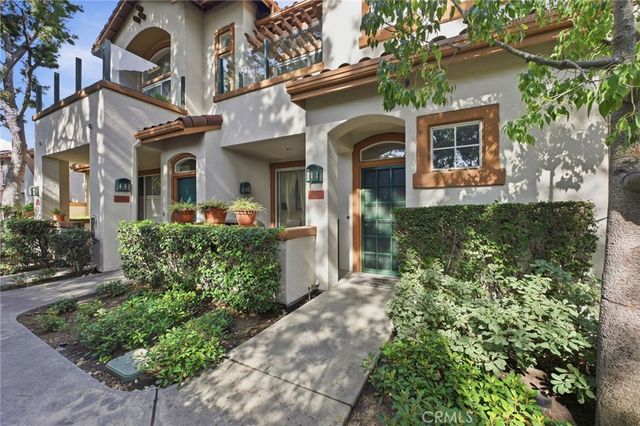902 Solvay Aisle, Irvine, CA 92606