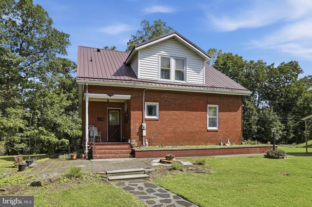301 Wirgman Hl, Romney, WV 26757