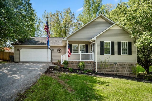 31 Kirby Ln, Cookeville, TN 38501
