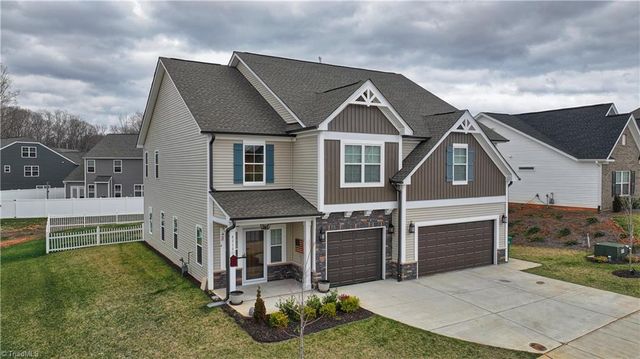 6213 Finch Meadow Ct, Clemmons, NC 27012