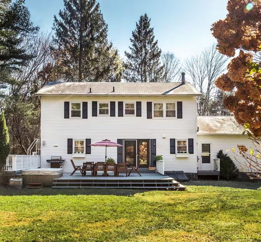 11 Shultis Farm Rd, Woodstock, NY 12409