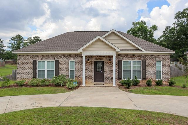 141 Beauville Dr, Kinsey, AL 36303
