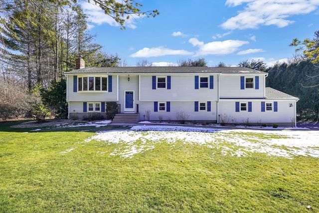 8 Sherwood Dr, Belchertown, MA 01007