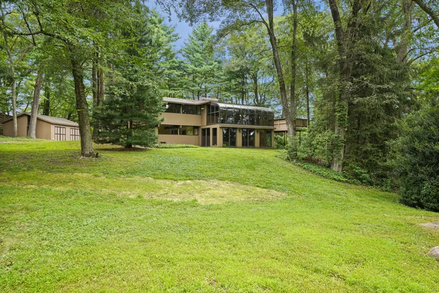 12 Mountain Road, Wilton, CT 06897