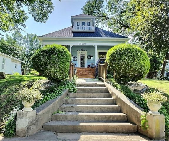 515 N  Main St, Nevada, MO 64772