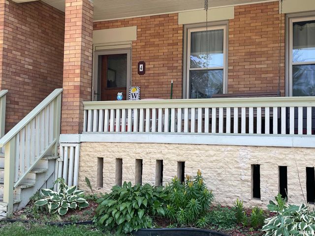 300 S  A St #4, Monmouth, IL 61462
