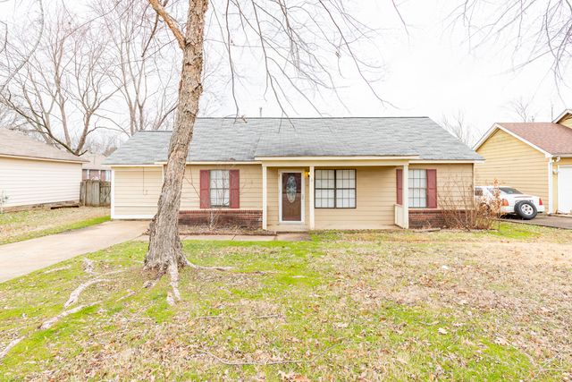 10152 Yates Dr, Olive Branch, MS 38654