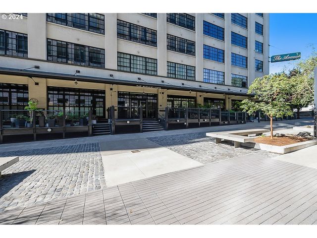1400 NW Irving St #705, Portland, OR 97209