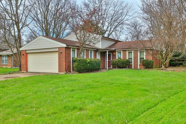 5216 Stirrup Ct, West Chester, OH 45069