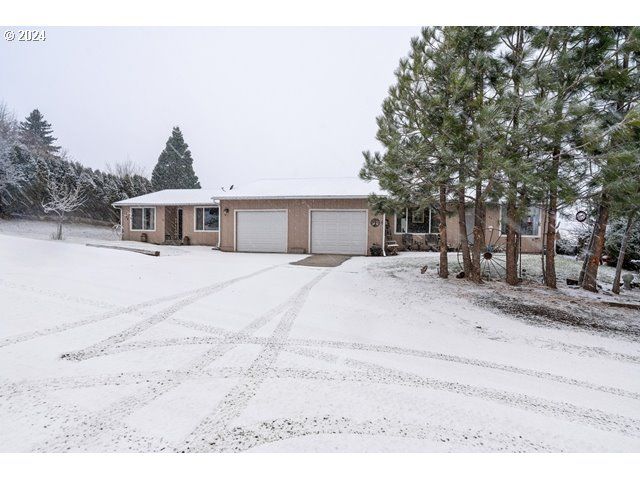 40 Canyon Dr, Heppner, OR 97836